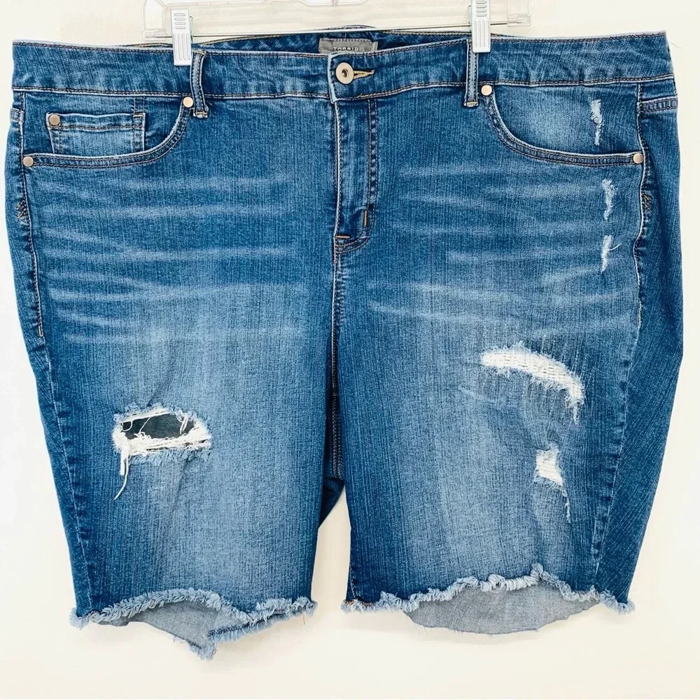 Torrid Demin Shorts Woman 26  Cut Off Blue Fade Distressed Stretch Travel Casual